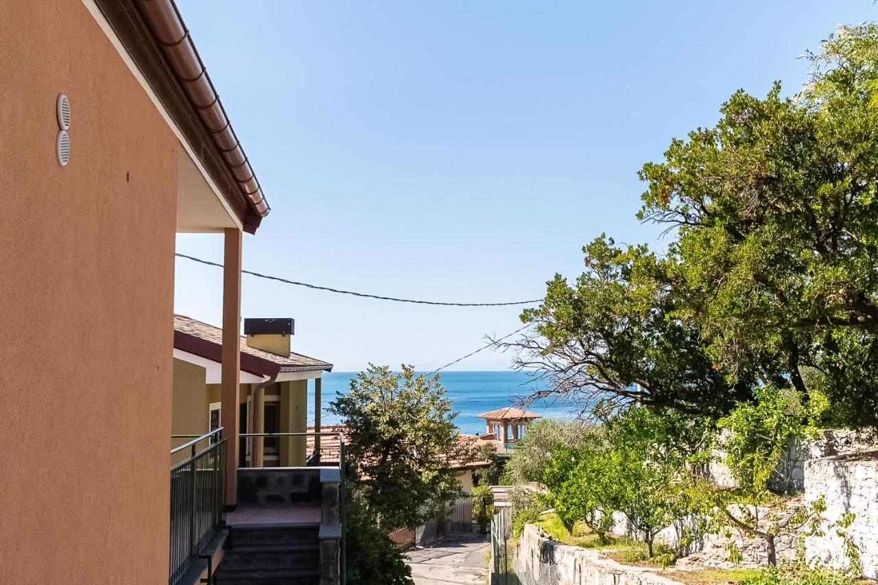 Cavi Sea View Apartment Лаваня Екстериор снимка